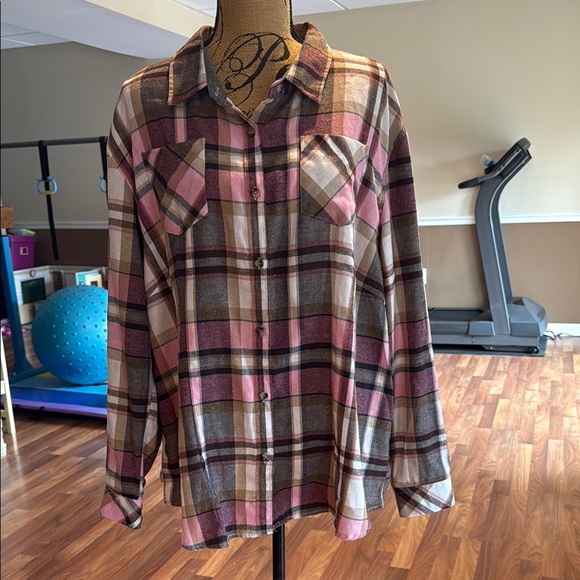 Tops - Size XL pink plaid flannel shirt